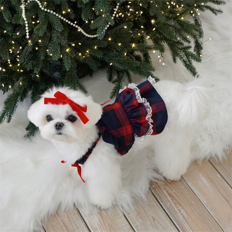 Nueva ropa de mascotas Navidad clásica vestido de cuadros cachorro ropa de vacaciones encaje ropa de perro japonesa y coreana