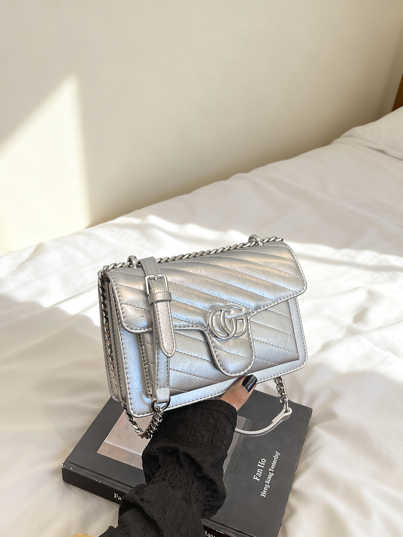 Comercio exterior bolso de explosión simple retro ondulado bolso de amor bolso de hombro para mujeres sensación de diseño de lujo ligero