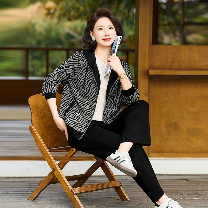 Мама весенний спортивный костюм 2025 новая мода с капюшоном