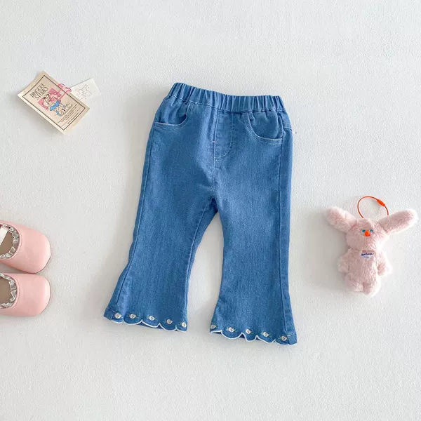Megaphone, jeans, pre-sale