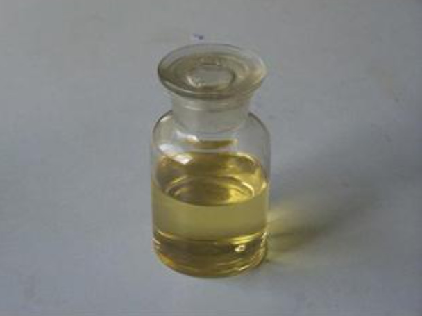 供应油酸，颜色淡气味小液态低味国标品高纯