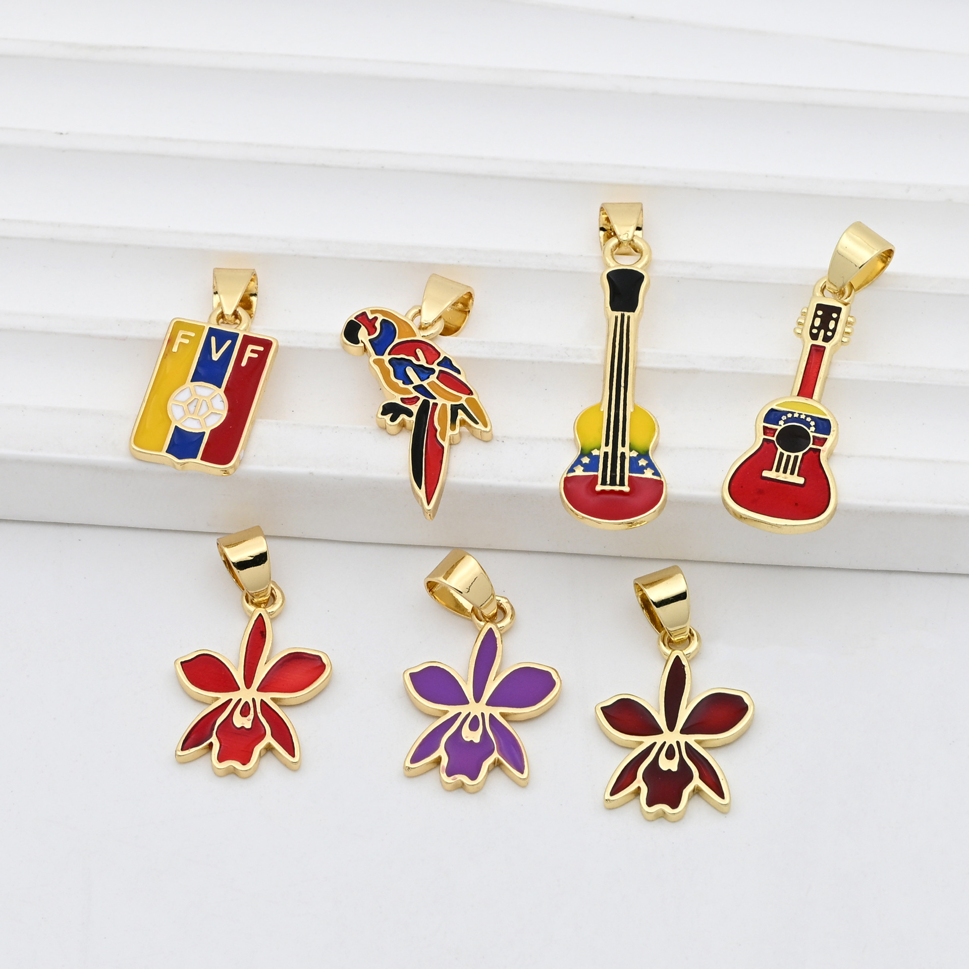 Cross-border Amazon best-selling oil-drip guitar Venezuelan pendant copper plated 18k gold personalized necklace collarbone chain