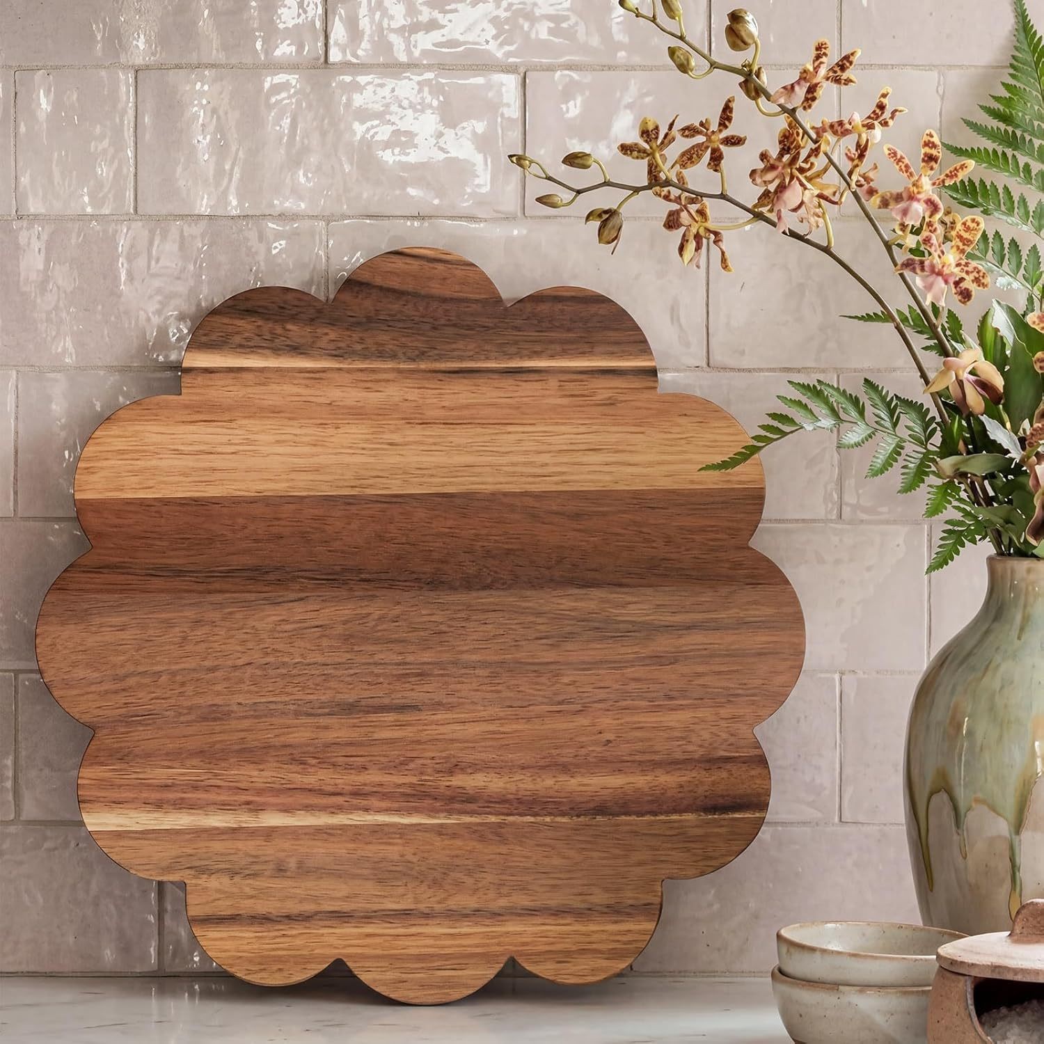 Creative Kitchen Cutting Board Made of Lace Edge Acacia Wood, Suitable for Chopping Vegetables, Steak, and Pizza, Wooden Solid Wood Cutting Board for Homestays