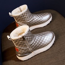 雪地靴女2022年冬季新款百搭亮面防水加絨加厚短靴保暖棉鞋面包靴