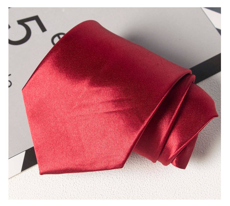 Los fabricantes venden al por mayor el nuevo estilo de seda de poliéster sin cremallera corbata versión coreana de los hombres de 8cm brillante fácil de tirar corbata de color sólido