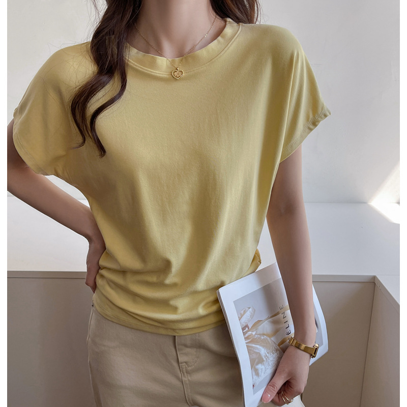 병아리 노란색