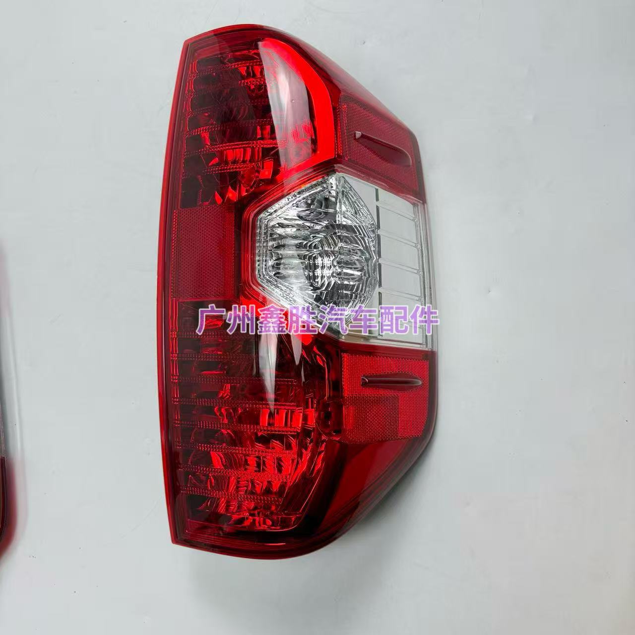 Suitable for Toyota Tundra 2014-21 rear tail light brake light 815500C101 815600