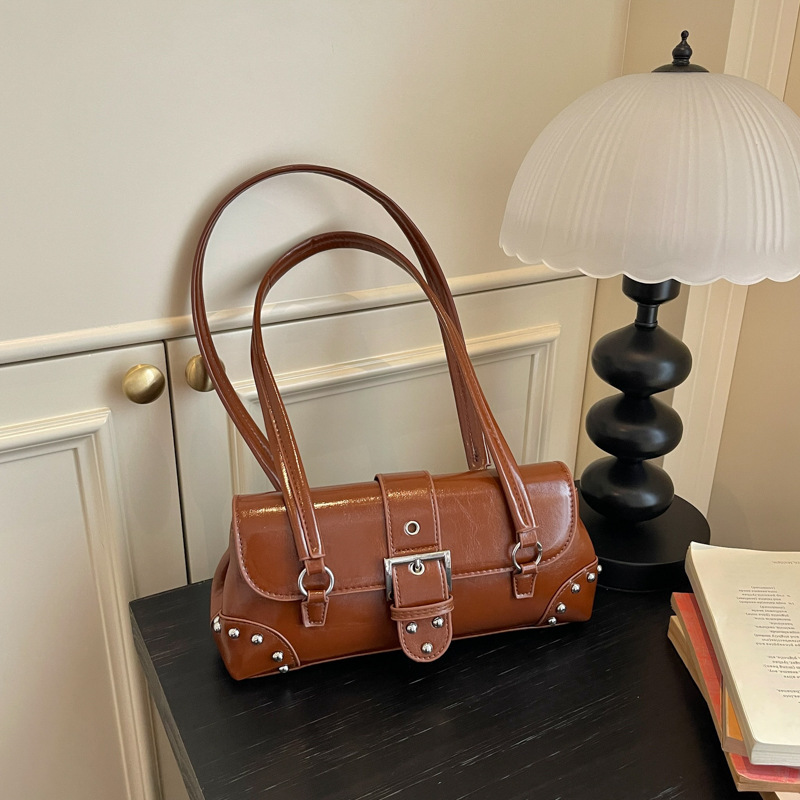 Cross-border trendy cool girl style belt buckle handbag for women, 2026 new model, studded, versatile shoulder bag for commuting
