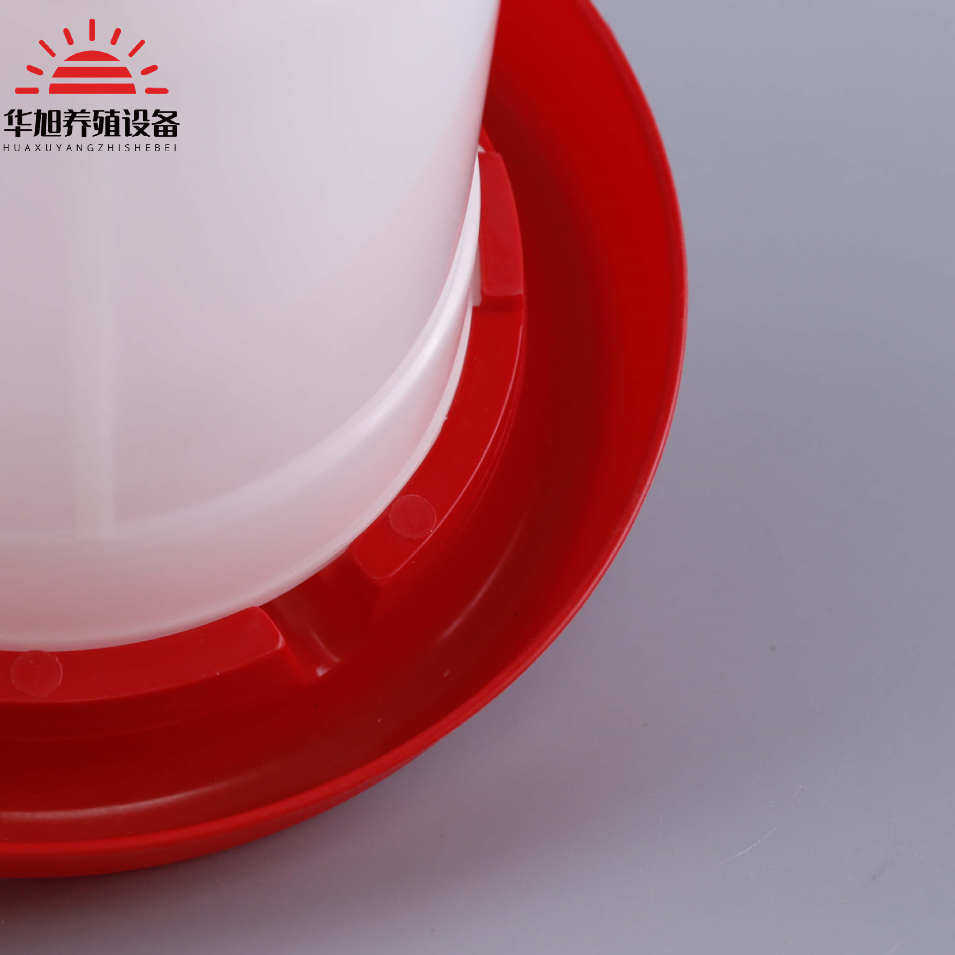 Hervidor de agua de pollo 1,5 L-15L de beber hervidor de agua cubo en stock de plástico grueso pato ganso beber hervidor de pollo alimentador automático de agua