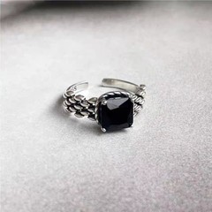 Hollywood-inspired open design, Instagram minimalist, Yiwu jewelry, retro black diamond, fashionable alloy ring for women, wholesale