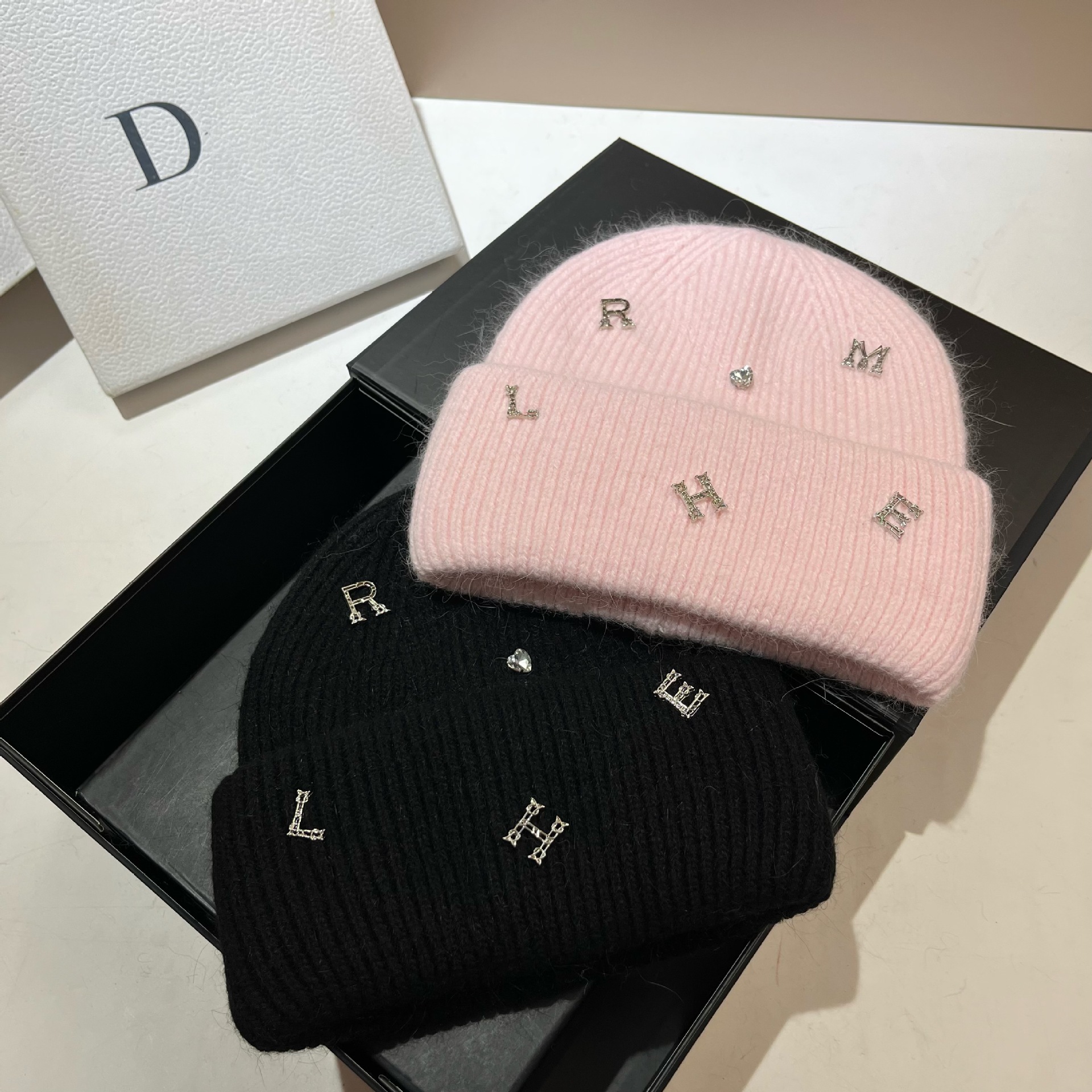 [Rabbit Hair] Winter Nordic enlarged and elongated double folded face small knitted Korean version letter warm ear_voghion.com