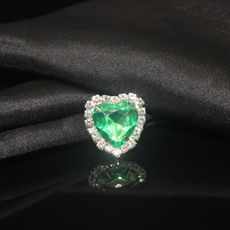 40g Weight Crystal buckle Jewelry Making Type 18 * 20mm Jewelry Making Size Rhinestones Inlay Material DIY Jewelry Accessories Classification 10 PCS/Package Quantity Metal Material Heart Shape Pattern Polished Finish Plating, Inlay Design IG Style, Shiny Style 10 PCS/Package 18 * 20mm Metal Rhinestones Heart Shape Polished Crystal Buckle 17