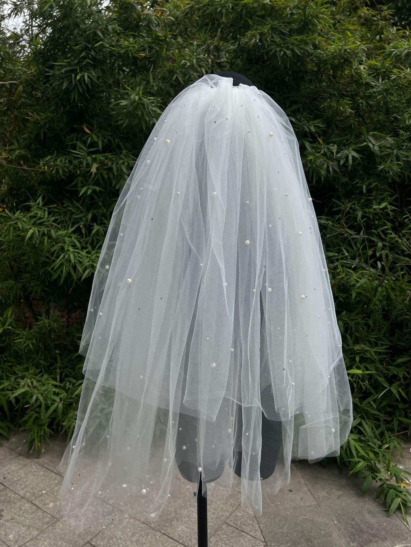 Korean-style beaded bridal veil, pearl beaded and diamond short forest style multi-layer wedding thin flash veil travel photo tiara wedding dress