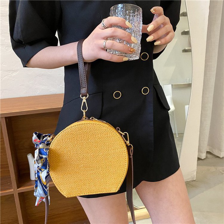 Korean Shoulder Messenger Portable Round Bag display picture 29