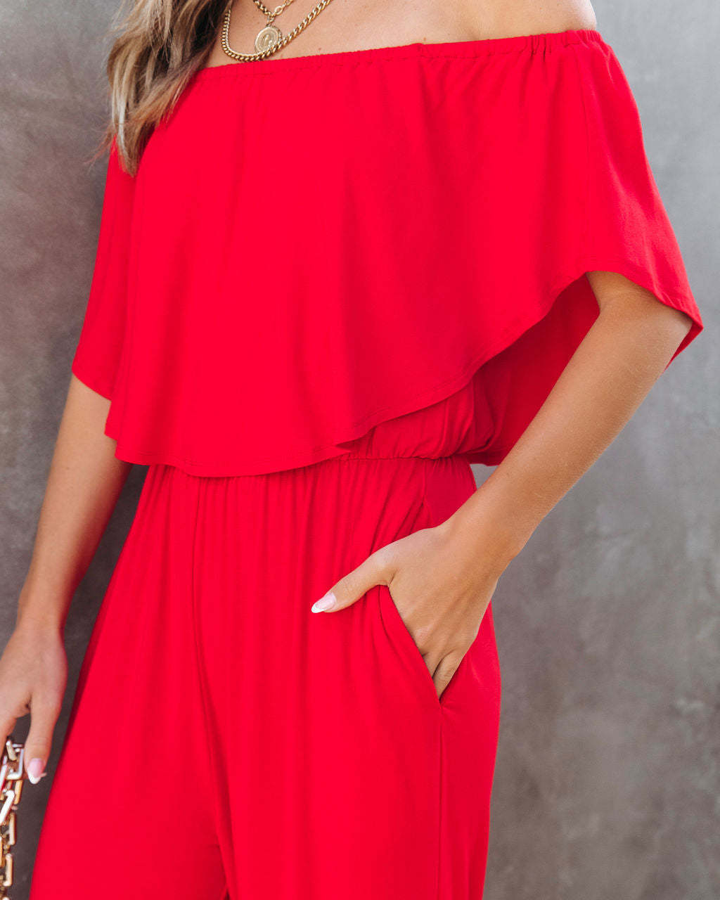 2024 Frühjahr/Sommer Damenbekleidung Ein modischer und eleganter schulterfreier Jumpsuit mit lässiger Hose mit weitem Bein für Damen_voghion.com