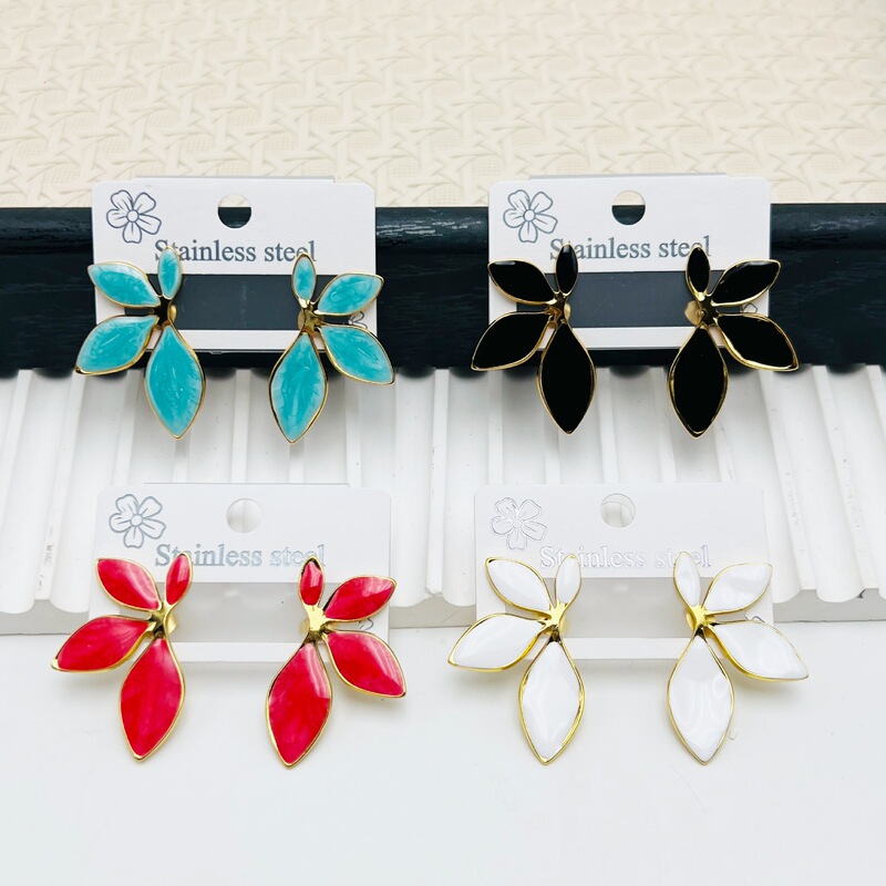 Trendy and Stylish High-End Versatile Oil-Drip Charming Floral Women's Beautiful Stud Earrings Leaf Accessories