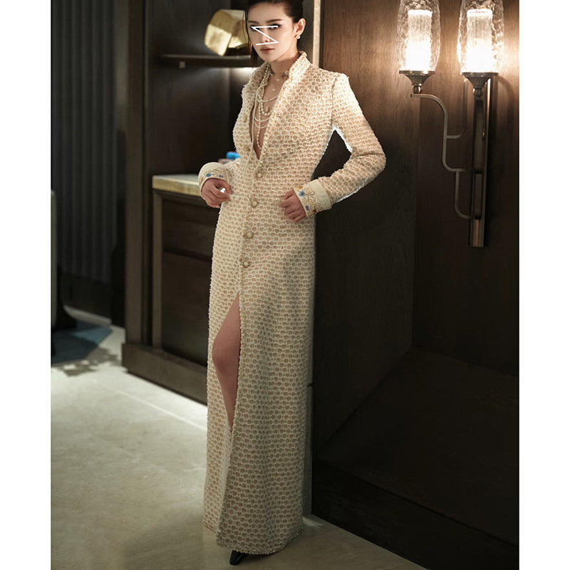 Elegant Stand Collar Single-Breasted Waist-Cinching Coat with a Slimming Effect, Featuring Intricate Beadwork and Ribbon Trim, Made of Thick Tweed Fabric