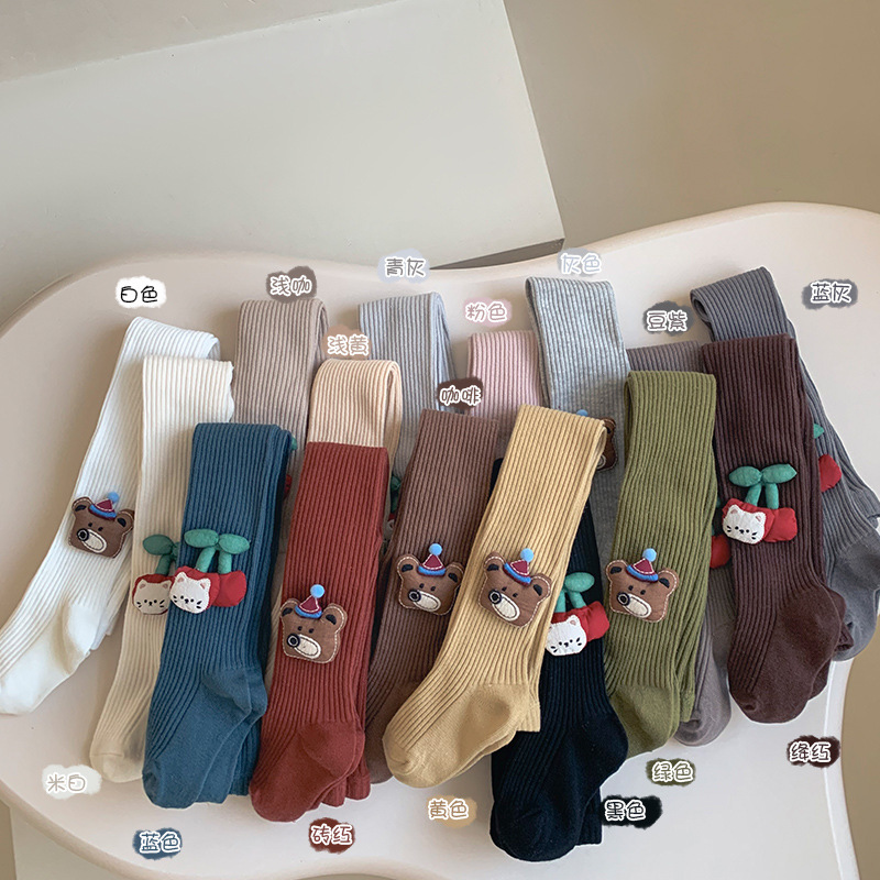 Otoño nuevo oso de cereza de dibujos animados calcetines para niños vestidos con calcetines para niños pequeños y medios