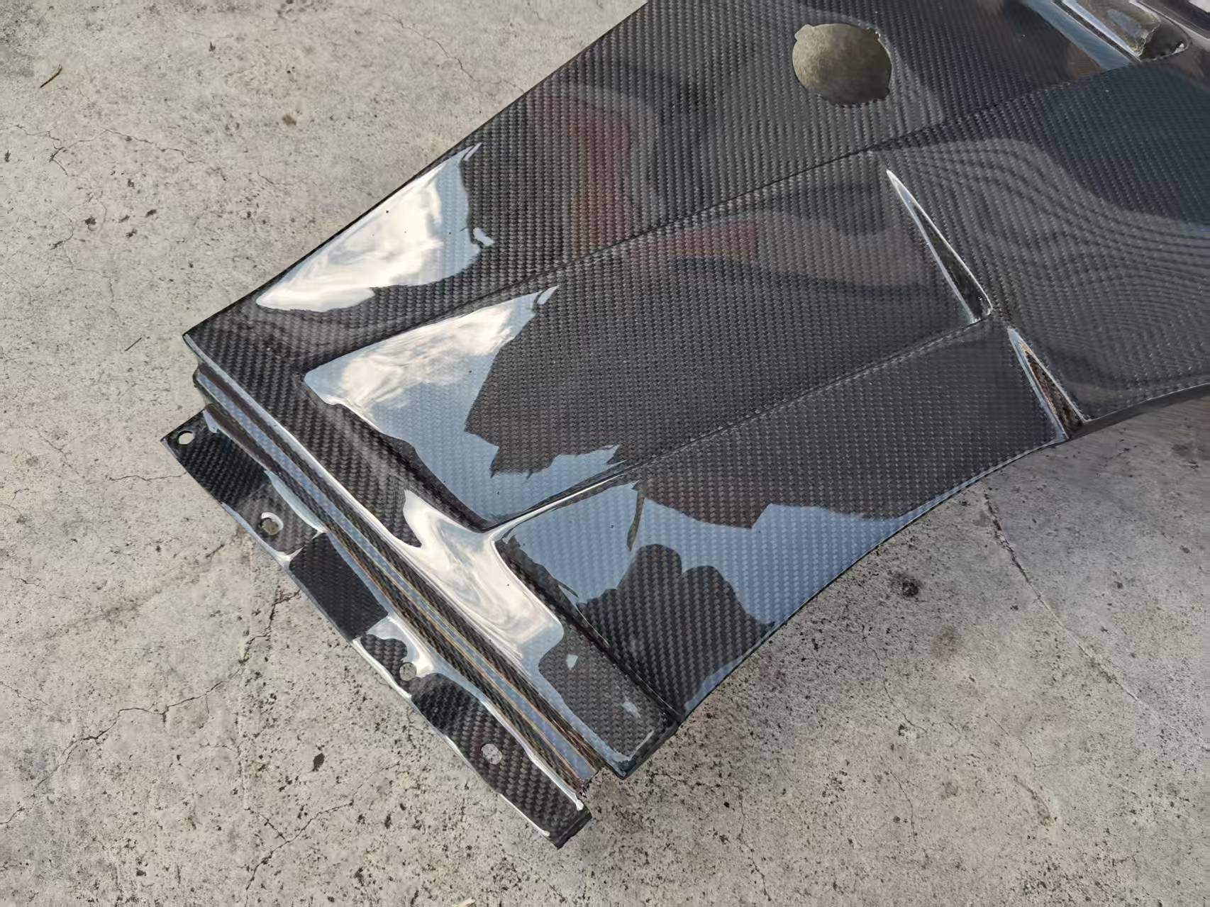 Suitable for Nissan 370Z Modified Lightweight Carbon Fiber Perforated Fender Car Parts Mudguard