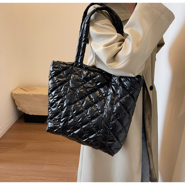 Nuova borsa da donna di grande capacità, alla moda e semplice, monospalla, borsa da ascella, borsa da viaggio versatile a forma di diamante, borsa tote a mano_voghion.com