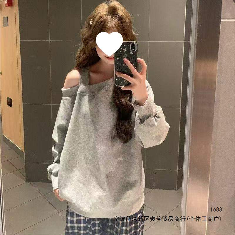 Lazy gray off-shoulder long-sleeved sweatshirt, autumn and winter loose fit, slimming casual design, versatile pullover top without hood.