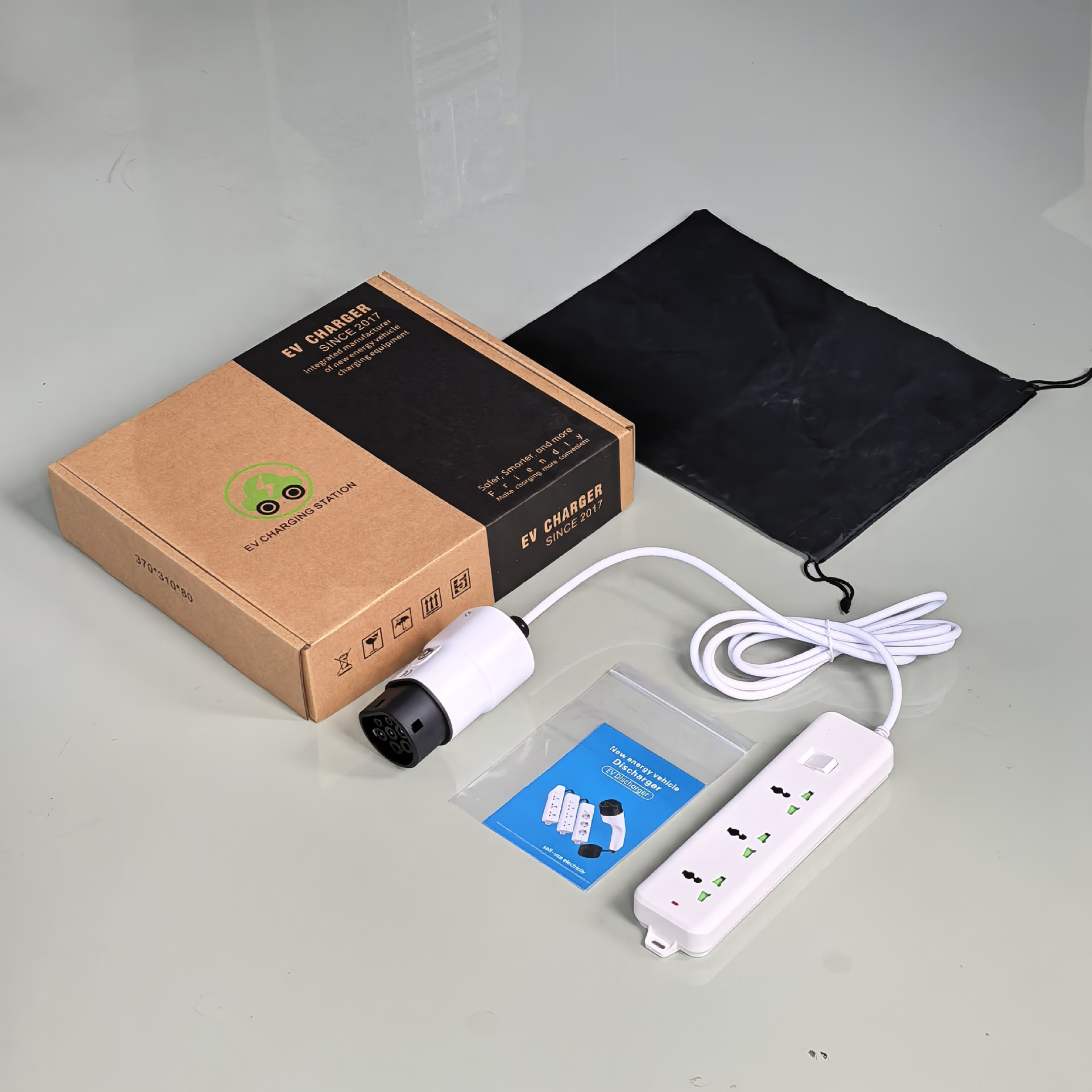 European Standard V2L New Energy Discharge Gun Socket for Electric Vehicles, Universal 220V 16A Ac Adapter