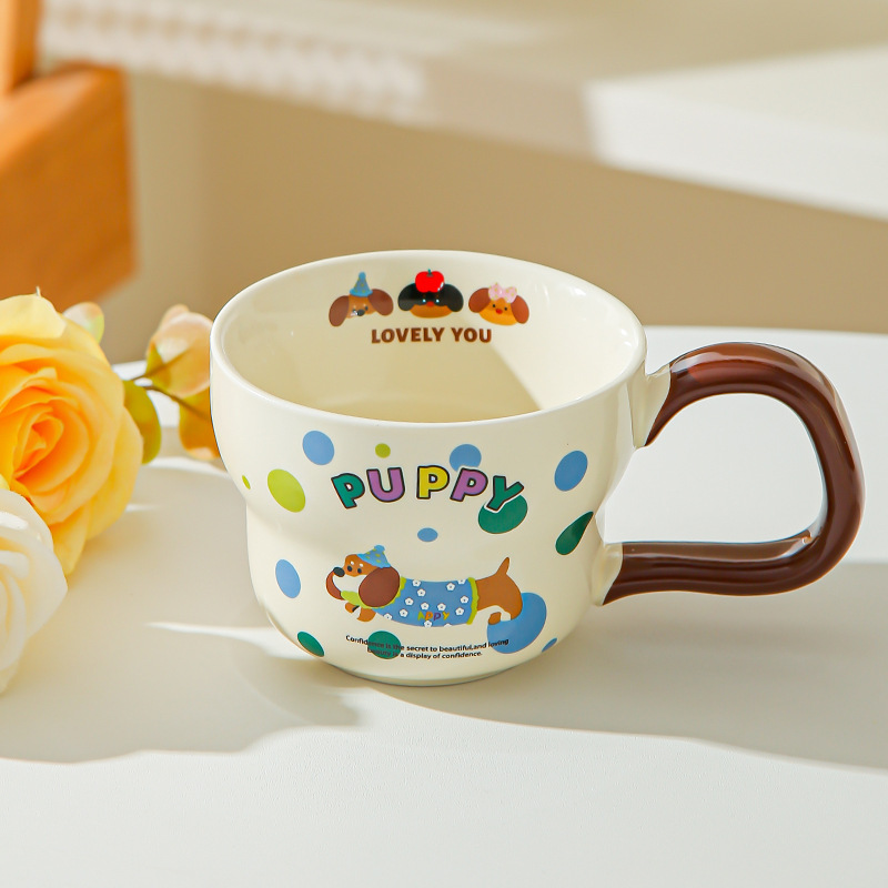 Serie de tazas de perro de salchicha chicas lindas tazas de agua potable domésticas nuevas tazas de café de desayuno de cerámica 2025 tazas