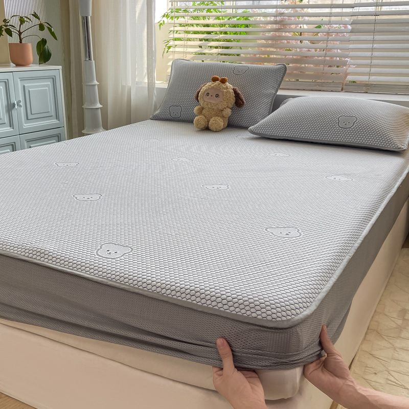 작은 얼음 곰 회색 침대 모자