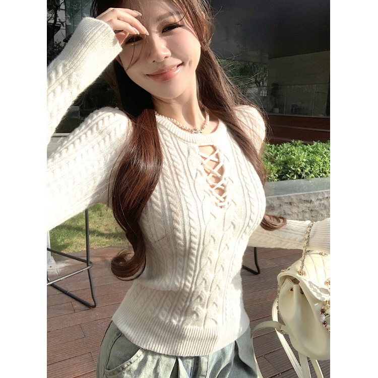White Round Neck Cutout Sweater Women's Autumn and Winter Slim-fit Long-sleeved Twist Sweater Base Spice Girl Tight Top