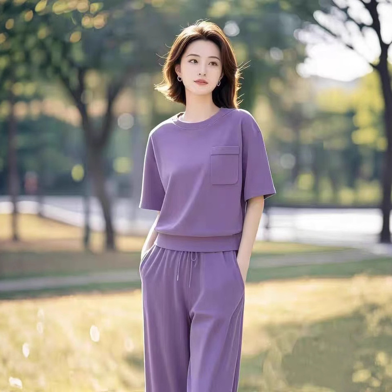 New Mom Wear 2025 Summer Fashion Age-Reducing Casual Running Wear Korean Style Versatile Sportswear Slimming Two-Piece Set New Mom Wear 2025 Summer Fashion Age-Reducing Casual Running Wear Korean Style Versatile Sportswear Slimming Two-Piece Set