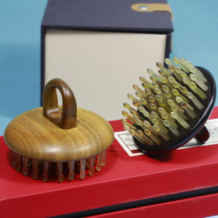 Horn comb, green sandalwood comb, ring massage comb, purple sandalwood head meridian comb, 61 teeth, free for elders, comb factory goods