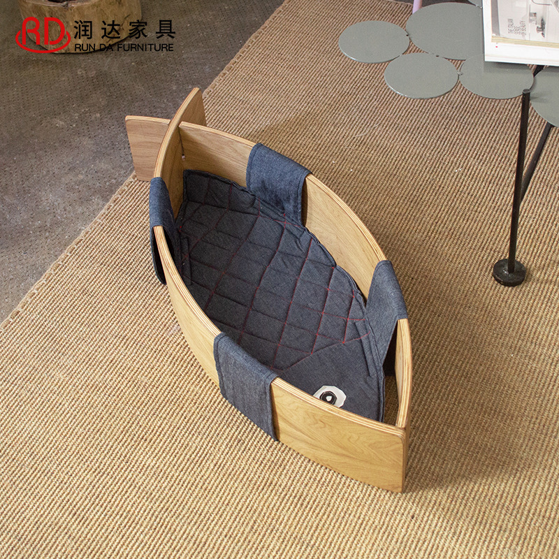 Creative Design Scandinavian Style Fish Eating Solid Wood Nest Cat Nest Comfortable for All Seasons Removable and Washable Curved Wood Cat Coffee Pet Nest