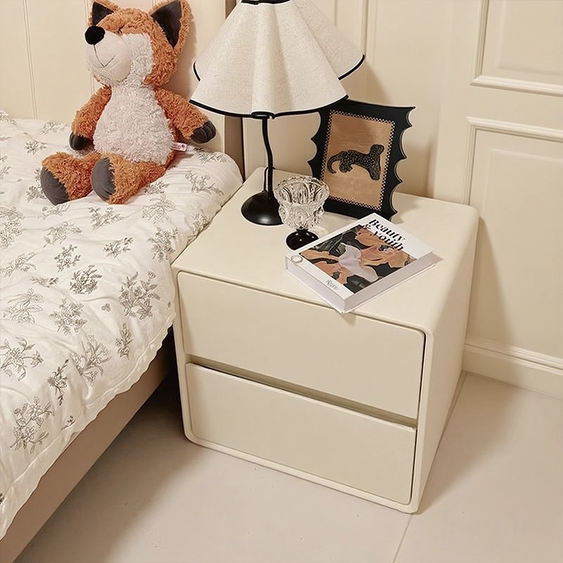 Tabernita de cabecera del dormitorio armario de almacenamiento doméstico pequeño 2025 nuevo estilo francés crema cama de aire armario estante