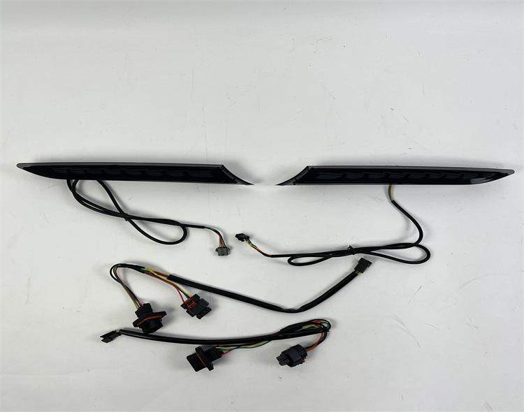 Suitable for 20-22 BMW new 3 Series rear bumper light flowing water 3 Series modified rear fog light running water turn light