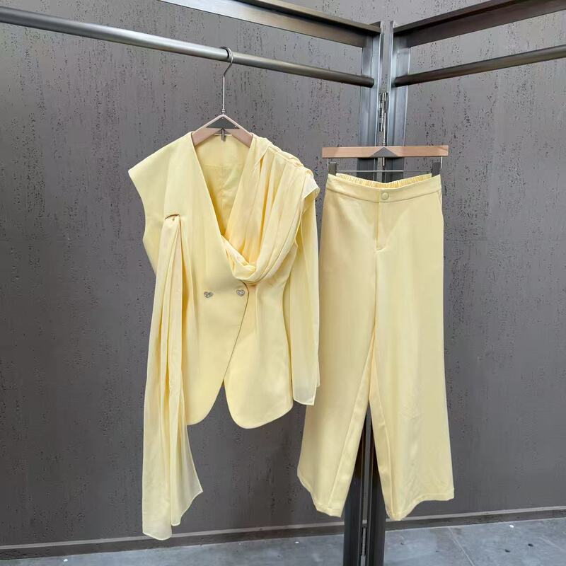 2026 New Style V-Neck Sleeveless Vest with Ribbon Decoration and Heart-Shaped Buckle, Waist-Cinching Vest, Straight-Leg Pants, Old Money Commuter Style Set 2026 New Style V-Neck Sleeveless Vest with Ribbon Decoration and Heart-Shaped Buckle, Waist-Cinching Vest, Straight-Leg Pants, Old Money Commuter Style Set