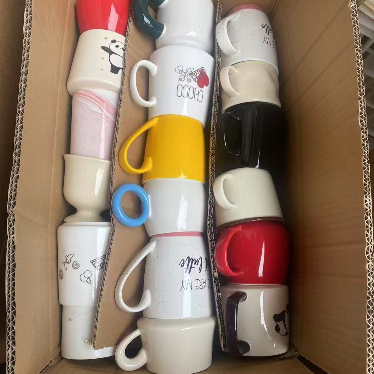 Taza de marca, taza roja en línea, taza encantadora, anillo ciego, taza de cerámica, taza de agua, taza de cerámica de comercio exterior, lotes mixtos