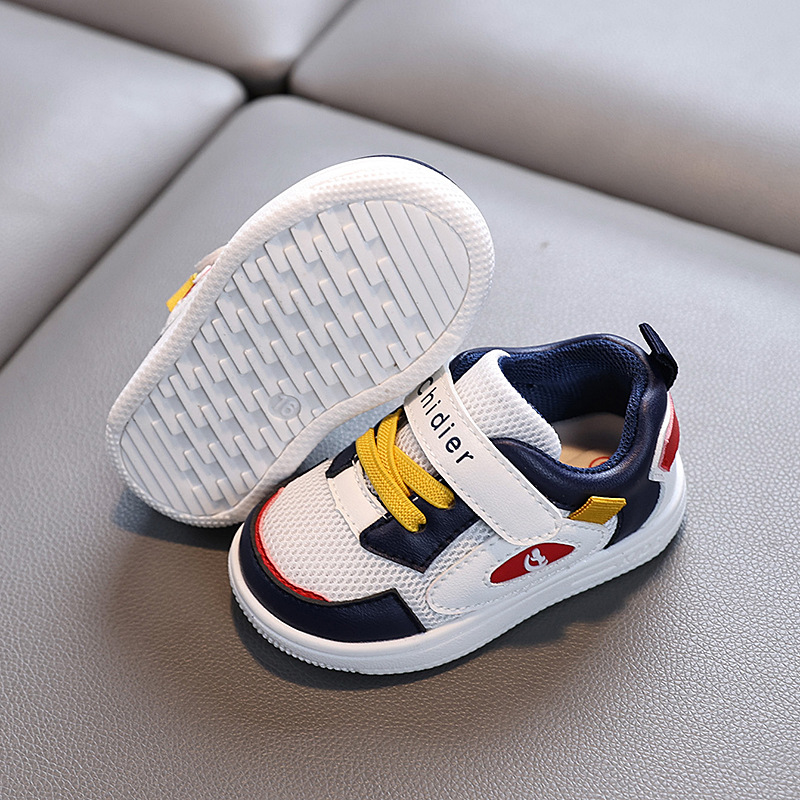 Zapatos para niños pequeños 2025 primavera nuevos zapatos de malla para niños y bebés zapatos para niñas para niños pequeños antideslizantes suela suave para el cabello