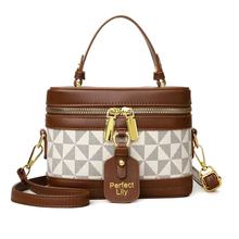 2025�羳�¿�߼��Џ͹�ˮͰ���r������Ů��а�ײɫ�μ�б���