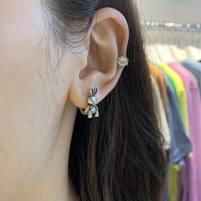 Eloch s925 plata simple tarjeta de dibujos animados tailandés plata retro muñecas de muñecas joyas de orejas de conejo M00823