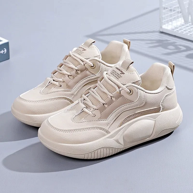 Маленькие белые туфли женские 2023 летние новые повседневные туфли Joker для досок весенне-осенние женские кроссовки на толстой подошве