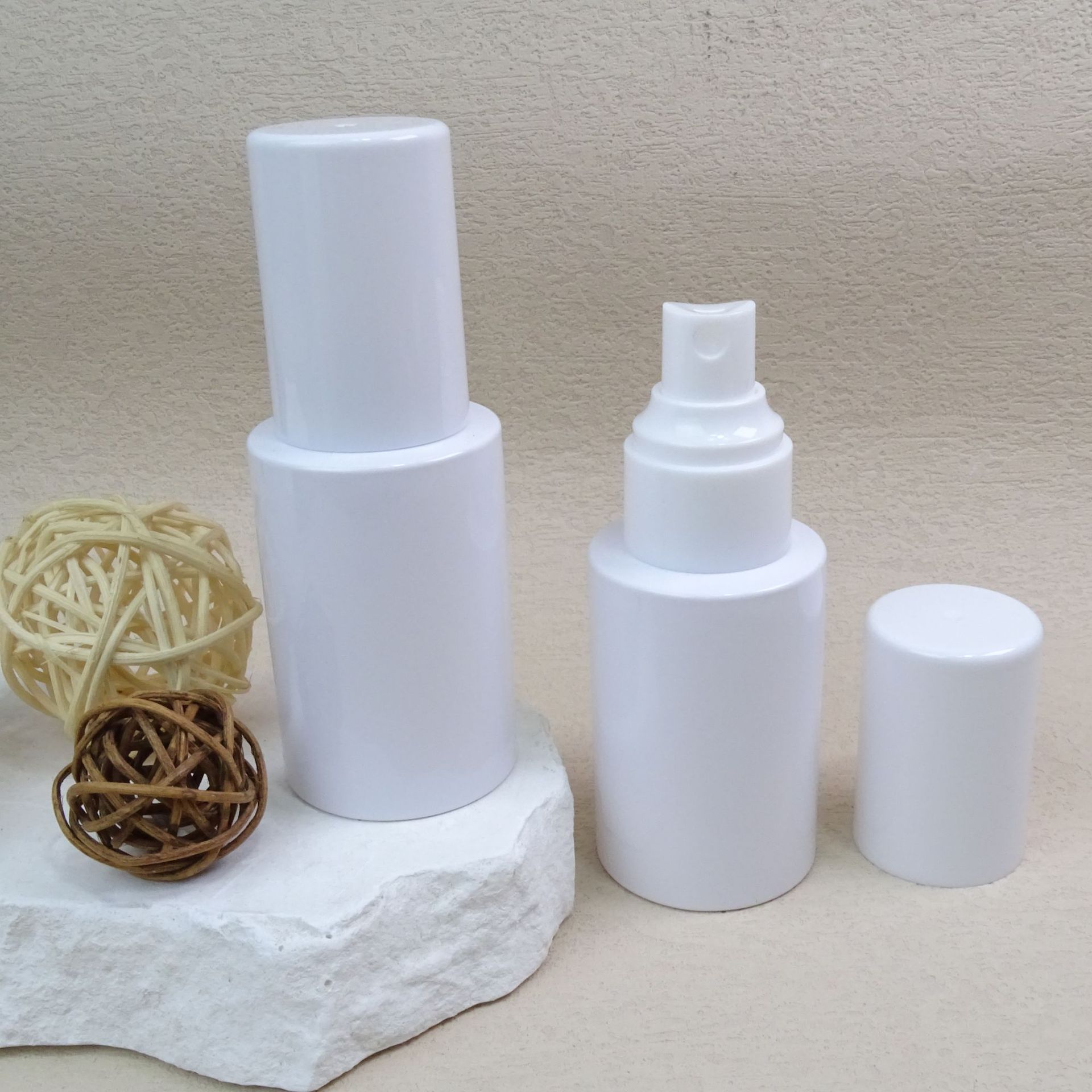 60ml纯露爽肤水汽车内饰清洁喷雾瓶衣物去味香氛瓶PET精华乳液瓶