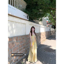 设计感晕染吊带连衣裙女2025夏季度假风垂感字裙法式气质长裙子