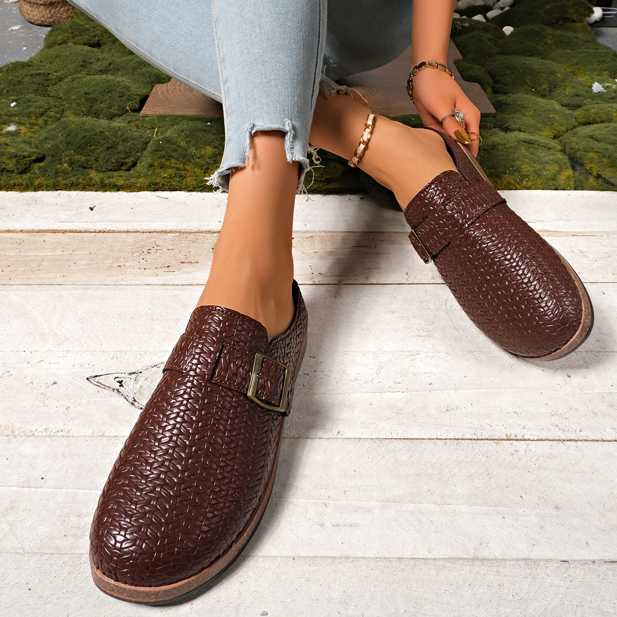 Summer Plus Size Retro Closed Toe Slippers For Women, Flat Low Heel, Wearable With Belt Buckle, Half Slippers_vogvips.com