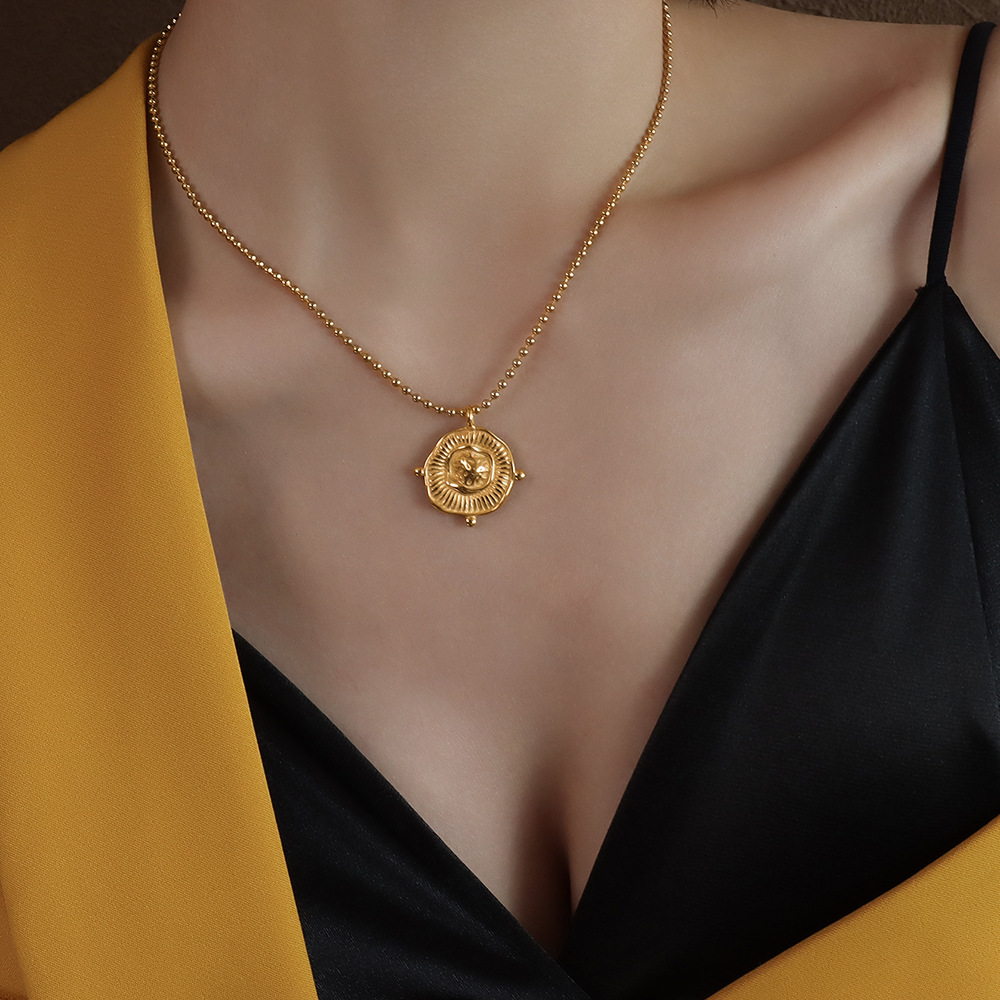 European and American style irregular geometric pendant square brand necklace titanium steel gold temperament ins simple clavicle chain_voghion.com