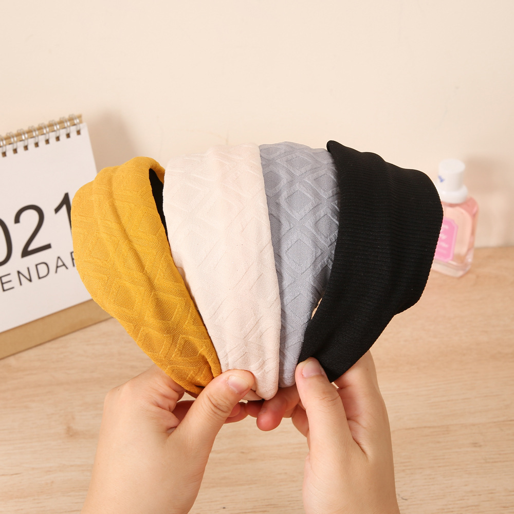 New Fabric Knitted Lattice Solid Color Headband Wholesale Nihaojewelry display picture 1