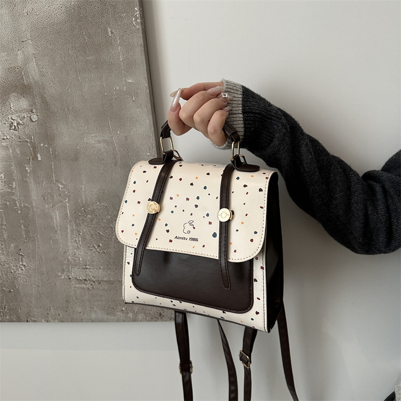 Fashionable retro universal backpack