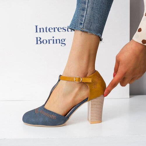 Plus-size sandals for women, summer collection—European and American-style chunky-heel strappy shoes in size 43, available on the independent platform Wish.