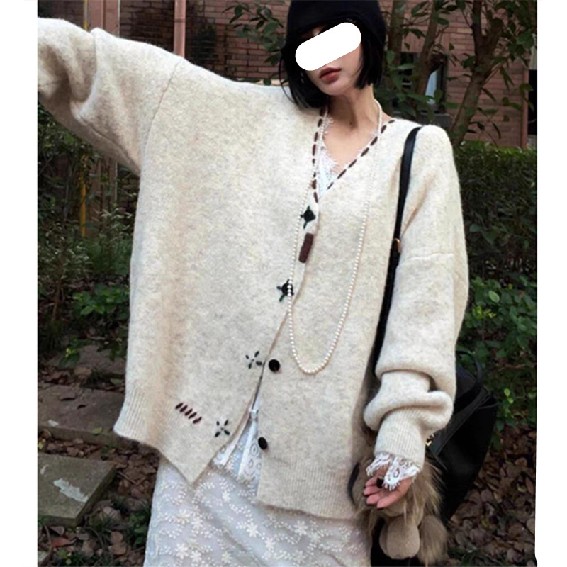 韩版慵懒风宽松v领毛衣外套女绣花冬中长款百搭显瘦针织开衫上衣