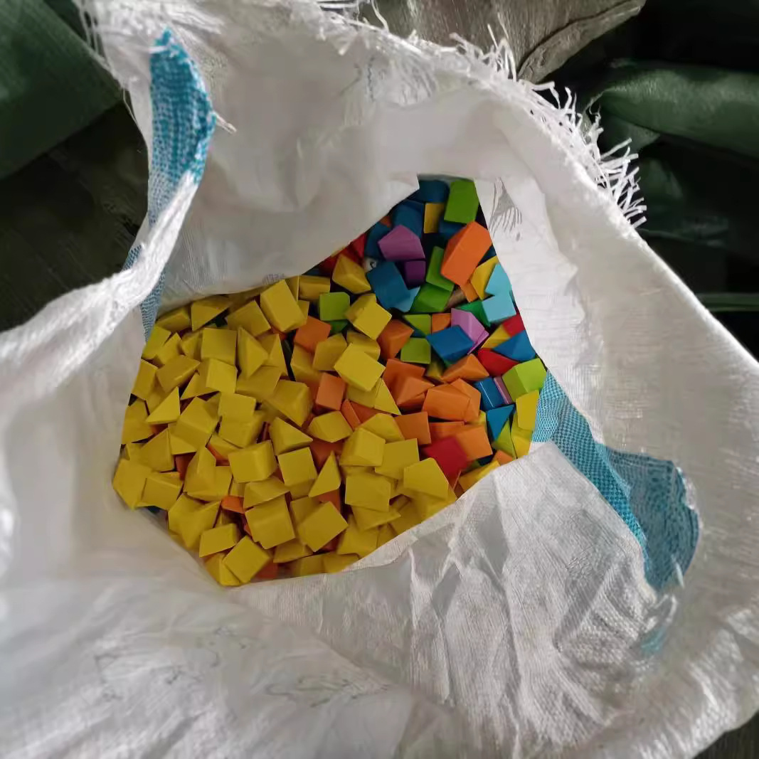 Kindergarten bloques de construcción de madera al por mayor 3-6-9 especificaciones de bloques de construcción de madera maciza bloques de construcción de bebé bloques de comercio exterior hoja de cola peso