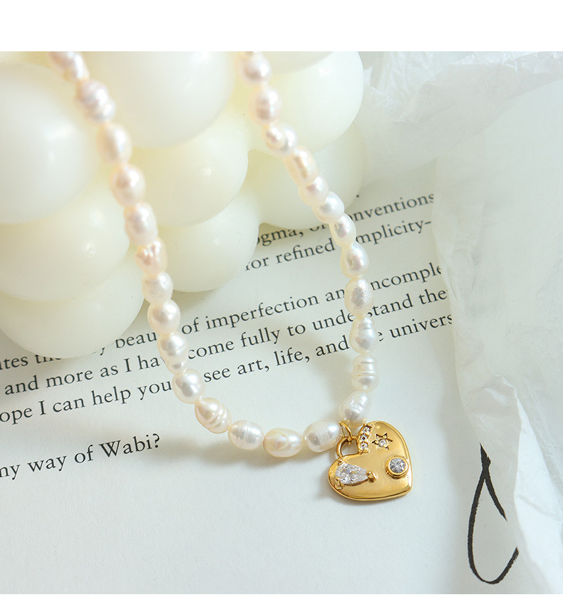 Retro Heart Shape Brass Inlay Artificial Pearls Zircon Pendant Necklace 1 Piece